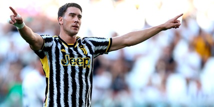Vlahovic, la voglia di Juve e le fiamme mercato: la story social