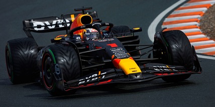 F1, Verstappen pole nel GP d'Olanda. Sainz sesto, sorpresa Albon