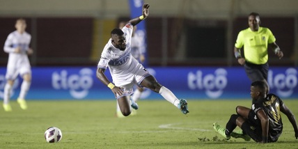 Tragedia a Panama: spari da un'auto, morto un calciatore della nazionale