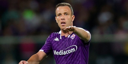 Arthur, gaffe social: la lezione di italiano e la storia rimossa