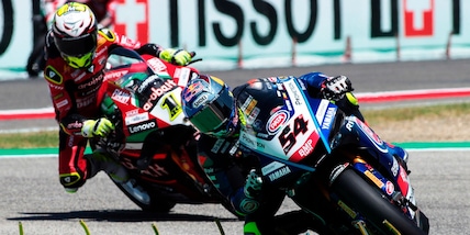 Superbike, Razgatlioglu vince gara-1 Magny-Cours. Bautista 10° in rimonta