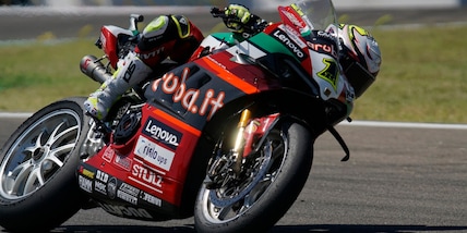 Superbike, Bautista fa sua gara-2 Magny-Cours: battuti Razgatlioglu e Rea