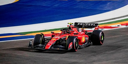 Ferrari ancora avanti nelle FP3 di Singapore: comanda Sainz, Leclerc 5°
