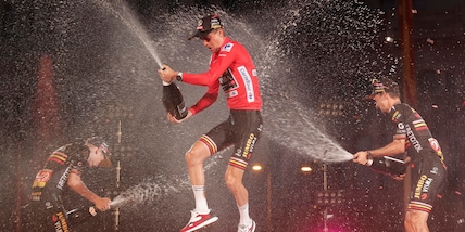 Vuelta, trionfa Kuss. La Jumbo Visma fa tripletta nei grandi giri