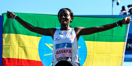 Assefa trionfa nella maratona di Berlino: record del mondo polverizzato!