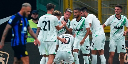 Inter al primo ko: sgambetto Sassuolo. Napoli, riecco Osimhen e Kvaratskhelia