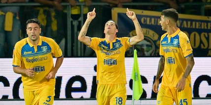 Soulé risponde a Gonzalez: il Frosinone ferma la Fiorentina. Pari tra Monza e Bologna