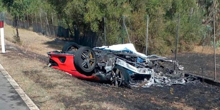 Shock in Sardegna, Ferrari si scontra con camper: l'incidente è mortale