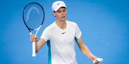 Sinner enorme, schiantato Alcaraz a Pechino! Finale con Medvedev