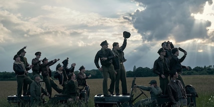 Masters of the Air, le prime immagini dell'attesa serie di Steven Spielberg e Tom Hanks