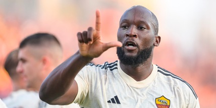 La Roma vola con Lukaku, poker al Cagliari. Ansia Mourinho per Dybala