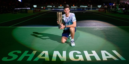 Tennis, Hurkacz trionfa a Shanghai: battuto Rublev
