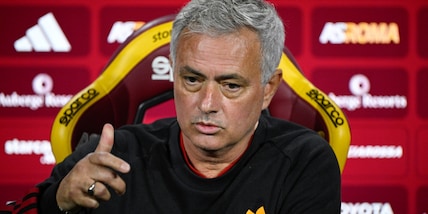 Mourinho: "Roma penalizzata, inno Lega fischiato". Su De Siervo e Dybala...