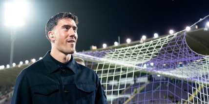 Vlahovic, cori razzisti prima di Fiorentina-Juve: "Sei uno zingaro"