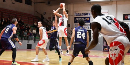 Collegno Basket vince nel finale il derby piemontese