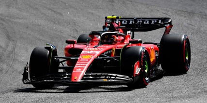 FP1 Abu Dhabi: Russell il più veloce. Ferrari 7° con Sainz, poi Shwartzman