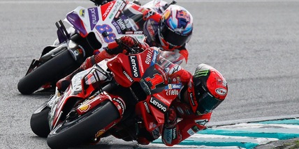 Bagnaia lontano da Martin nelle FP1 a Valencia: comanda Zarco