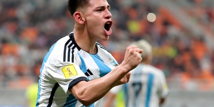 Echeverri, il Messi destro: tripletta al Brasile, poker alla Juve. Il Real...