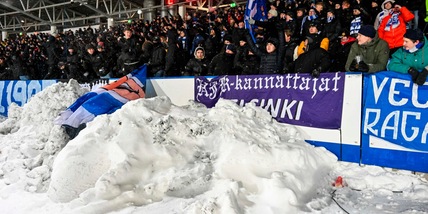 Palle di neve al portiere, partita sospesa: si ride in Conference League