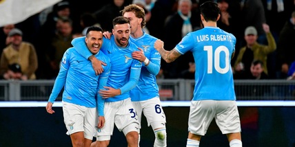 La Lazio torna alla vittoria: Cagliari ko in 10, ma che brivido nel recupero