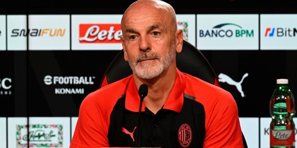 Pioli, sbuca Batman in conferenza: “Ma io non sono un supereroe”
