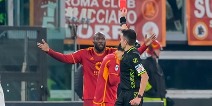 Lukaku gol ed espulsione, Dybala ko. Roma, pari in 9 contro la Fiorentina