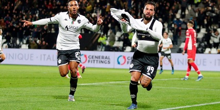 Verde regala i tre punti allo Spezia: Bari ko