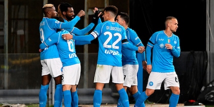 Osimhen e Kvaratskhelia trascinano il Napoli: Cagliari battuto