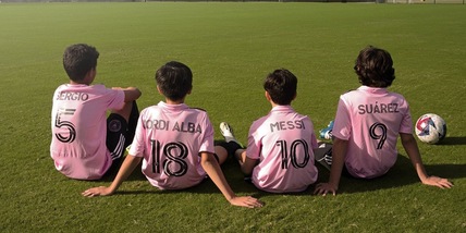 Suarez a Miami con Messi, Alba e Busquets: l'annuncio è commovente