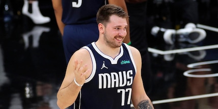 Doncic travolge i Suns! Celtics show in casa dei Lakers, James sottotono