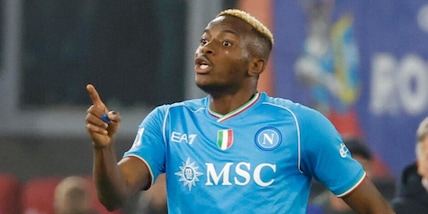 Osimhen insulta l'agente di Kvaratskhelia, caos Napoli: "Pezzo di m..."