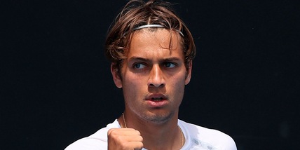 Cobolli, prima impresa Italia agli Australian Open. Avanti anche Musetti