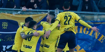 Parma travolto a Modena, tonfo Como: Cremonese e Venezia ne approfittano