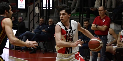 Collegno Basket lotta, ma cede contro Borgomanero