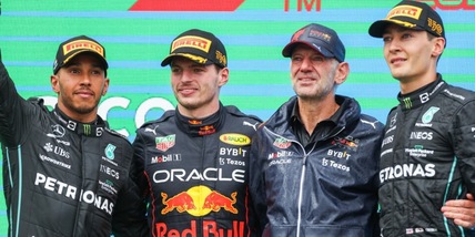 "Hamilton in Ferrari magari porta un ingegnere che inizia con la N..."