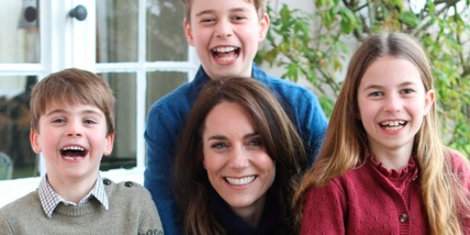 Kate Middleton si mostra dopo l'operazione: l'immagine diffusa da Kensington Palace