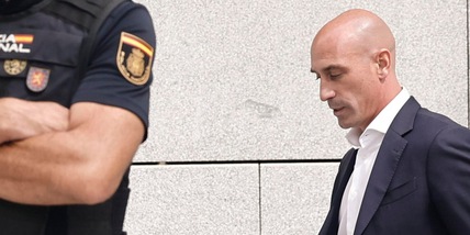 Rubiales e bacio a Hermoso, Procura chiede il carcere: quanti anni rischia