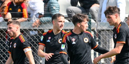 Roma, poker al Verona e -1 dall'Inter prima. Lazio di rimonta sulla Samp