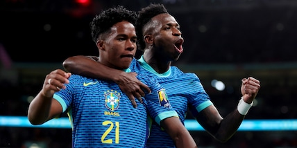 Endrick nella storia del Brasile: gol all'Inghilterra, a 17 anni come Ronaldo