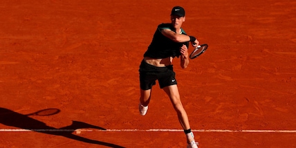 Sinner si vendica: tre set ma spiana Rune, è semifinale a Montecarlo!