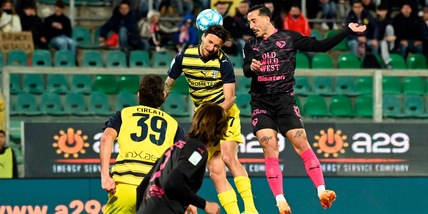 Parma, pari a Palermo. Cosenza, poker e colpo salvezza in casa della Reggiana