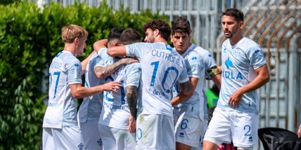 Como inarrestabile, il Venezia passa in rimonta. Pirlo, pari nel derby