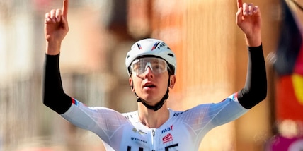 Pogacar vince la Liegi-Bastogne-Liegi: trionfo in solitaria, Van Der Poel 3°