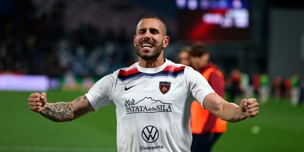 Il Cosenza ci crede e balla con Tutino