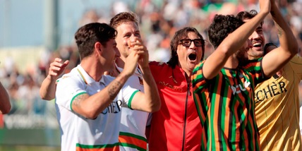 Il Venezia torna a -2 dal Como, FeralpiSalò in Serie C. Samp ok, Palermo pari