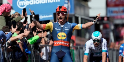 Giro d'Italia, a Milan in volata la 4ª tappa! Pogacar sempre maglia rosa