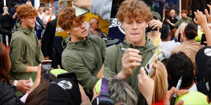 Sinner, post social virale. E l'abbraccio dei tifosi al Foro è emozionante