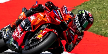 Bagnaia vince la Sprint al Mugello davanti a Marc Marquez, Martin cade!