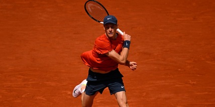 Sinner cannibale, il numero 1 non gli basta: schiantato Dimitrov, è semifinale