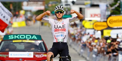 Tour, Pogacar stacca tutti sul Galibier: vince 4ª tappa, torna in maglia gialla